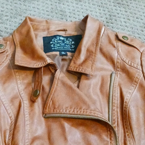 Jacket - Picture 6 of 9